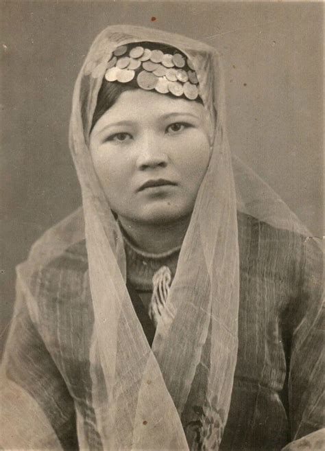 Tatars Crimea Tatars Девушка по имени Махсуде из села Аджи Эли 1939г