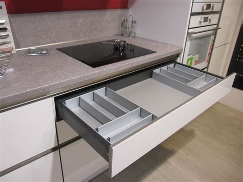 El mobiliario está situado estratégicamente para que en una sola visita puedas disfrutar de todos los estilos de mobiliario del mercado. Muebles de cocina en Palma de Mallorca - COCIPLANET ...