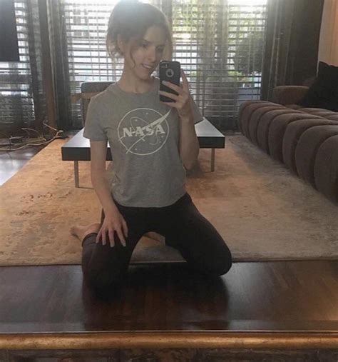 anna kendrick on her knees ready to give sloppy blowjobs scrolller