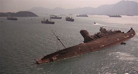 Seawise University Ex Rms Queen Elizabeth Burned And Sank In Hong Kong Harbor Abandoned