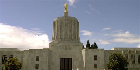 Oregon Senate Passes Paid Sick Leave Law Huffpost