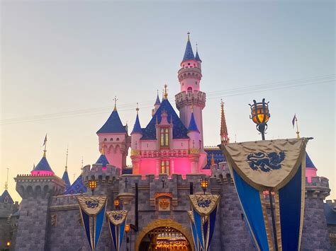 14 Mejores Atracciones En Disneyland Park California