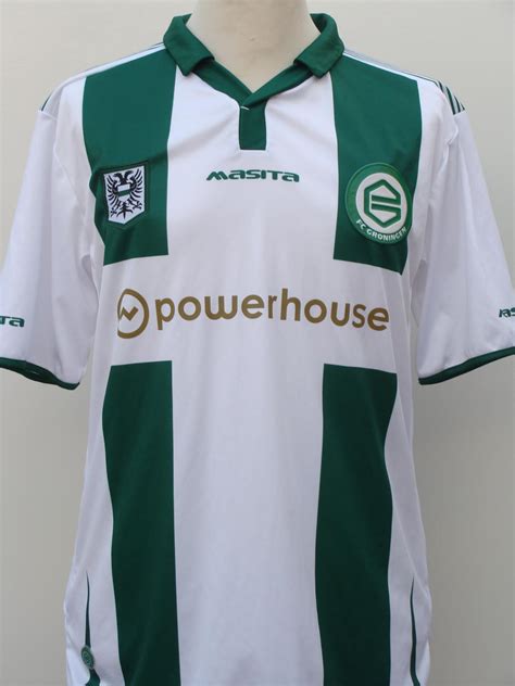 Dit shirt wordt gedragen door spelers als tibbling, rusnak en hateboer. FC Groningen Special voetbalshirt 2014 - 2015.