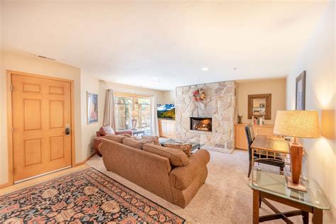 All Seasons 104 Three Bedroom Retreat - Home Rental in Park City