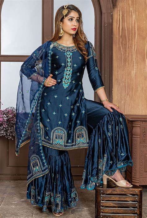 Pin By Prachi Negi On Sharara Suit Fancy Gowns Designer Dresses Indian Sharara Suit
