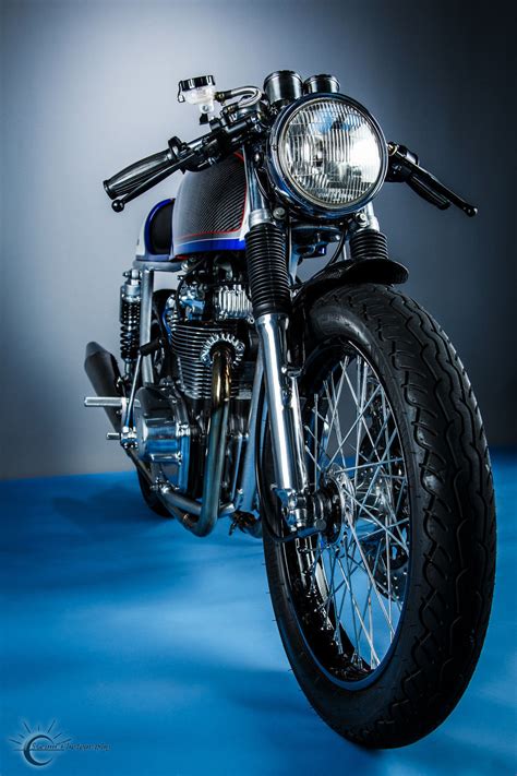 Pretty nifty seat combo on this clean honda cb500t café racers built by @lowemoto. 1975 Honda CB500T Cafe Racer - RocketGarage - Cafe Racer ...