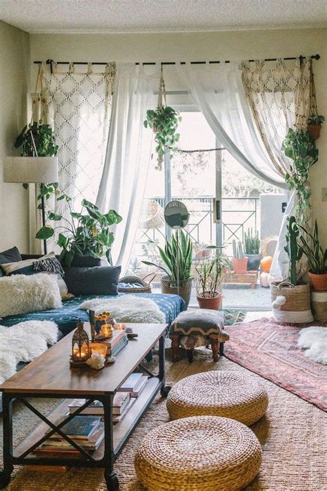 Lovely Living Room Decoration Ideas With Bohemian Style Hmdcrtn