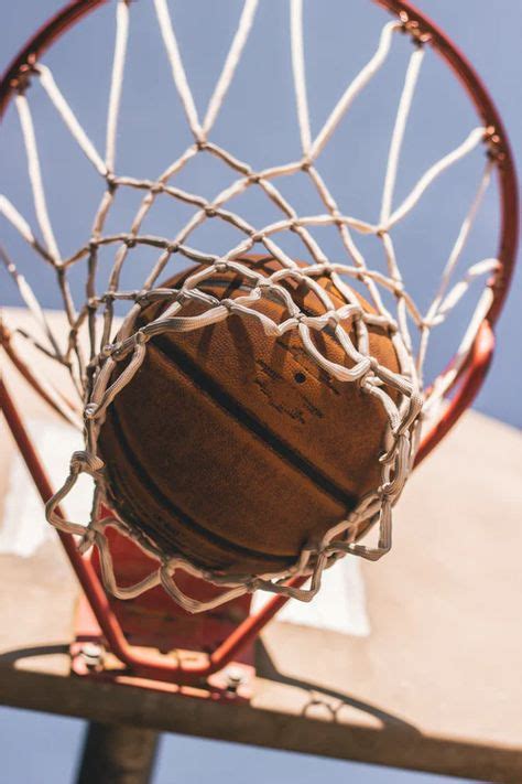 Basketball Ball Pictures Download Free Images On Unsplash En 2020
