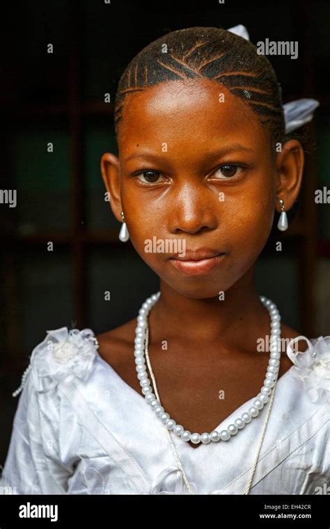 Burkina Faso Bobo Dioulasso Toussiana Portrait Of A Girl On The Day