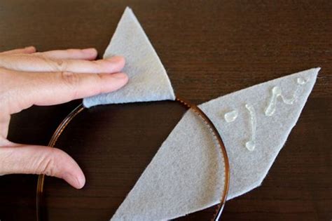 Diy | how to make cat ears. Easiest Kids' Halloween Costume Ever is DIY Headbands | Alphamom Maybe I could add some fabric ...