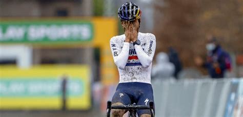 Check spelling or type a new query. Tom Pidcock verrast Mathieu van der Poel in Superprestige ...