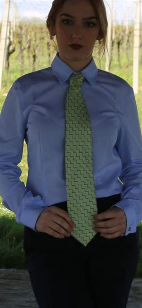 Pin Di Beau Goshen Su Mayab 1995 Wearing A Fully Buttoned Shirt And Tie