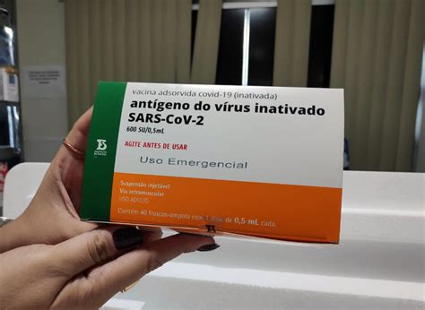 Os cidadãos podem escolher o local e o dia em que pretendem. Nesta terça, 09.02, Vitória da Conquista vacina idosos de ...