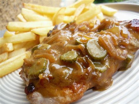 Côtes de porc sauce charcutière
