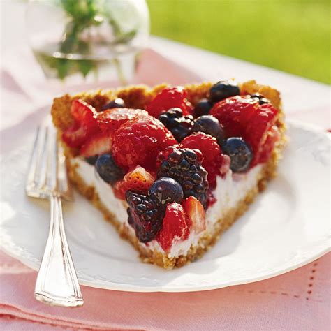 Think creamy casseroles, cold salads, icebox pie, and gooey cobbler. Berry Pie with Creamy Filling | Recipe in 2020 | Mixed ...