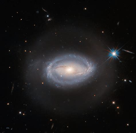 Hubble Captures A Galaxy With An Active Nucleus