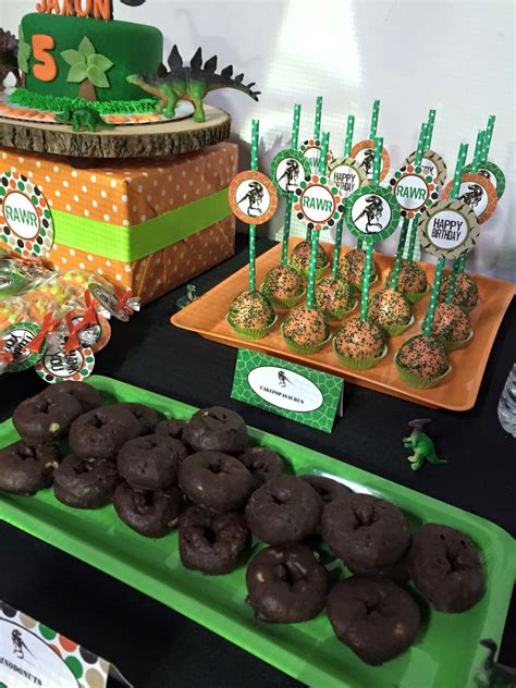 Pin by Jasmine Bautista on Dinosaur Dessert Table | Dinosaur themed