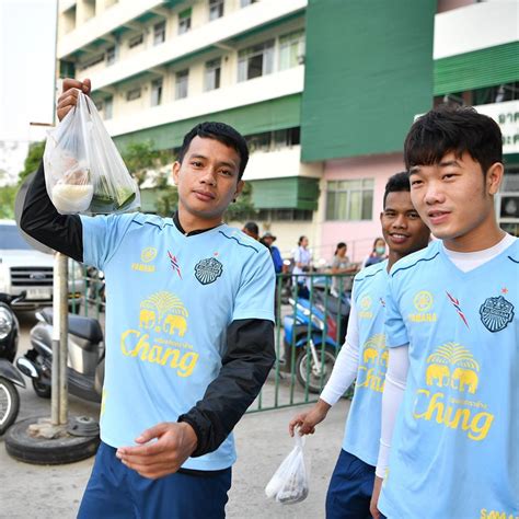 Xuân trường đã nói lời tạm biệt buriram trong dấu hỏi mà không ai biết tại sao. Xuân Trường nhanh chóng hòa nhập tại Buriram Utd