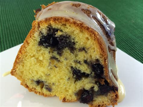 12 mini bundt cakes or 1 large bundt cake. 10 Easy Cake Mix Bundt Cakes - Best Bundt Cakes!