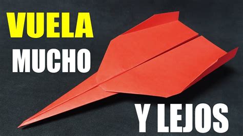 Dejando un borde del lado recto, dobla el resto de las alas. Como Hacer un Avión de Papel que VUELA MUCHO y LEJOS ...