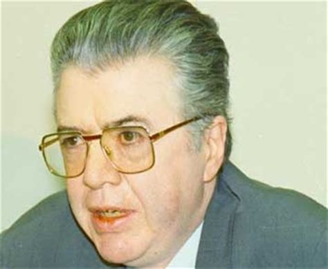 Το «πιστόλι» της «17 νοέμβρη», πήρε την έκτη κατά σειρά άδειά του από τις αγροτικές. ΛΕΥΤΕΡΙΑ: ΣΑΝ ΣΗΜΕΡΑ ΤΟ 1994: Ο ΚΟΥΦΟΝΤΙΝΑΣ ΜΕ ΤΟΝ ΞΗΡΟ ...