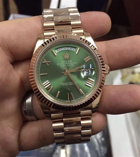 Le prix de ces éditions se situe entre 17 000 € et 30 0000 €. QCRolex Day date rose gold green dial : RepTime