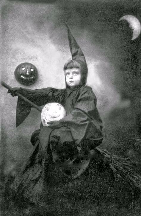 Interesting Photos That Capture Women In Witch Costumes From The Early Th Century Vintage