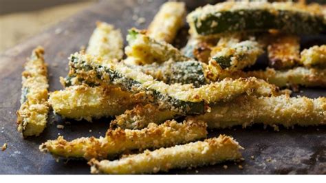 Frites de courgettes au parmesan croustillantes au four