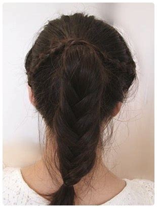 Bila rambut anda mulai memutih, anda bisa menggunakan kemiri untuk menghitamkan. cara mengikat rambut yang cantik