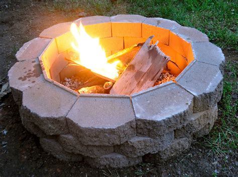 Over the weekend my husband and i decided to build a fire pit in our back yard. How To Build A Firepit With Castlewall Block : 6_708-patio ...
