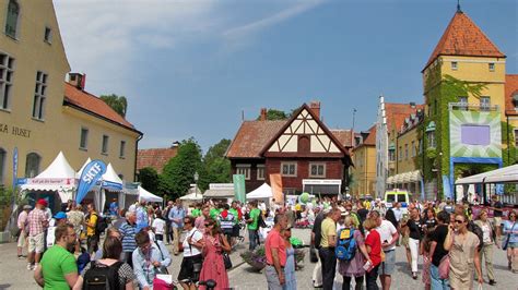 Bicycle is by far the easiest way to get around visby. Almedalsveckan i Visby - Sveriges Radio i Almedalen ...