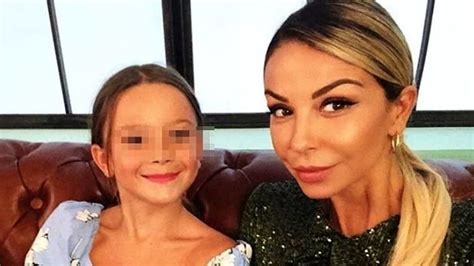 Sabrina ghio racconta la sua estate con la figlia e il fidanzato. Sabrina Ghio, lo sfogo sui social: "Cacciata dal ...