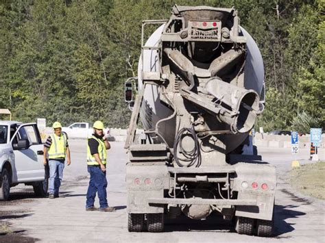 MEC&F Expert Engineers : Worker killed after falling inside a cement