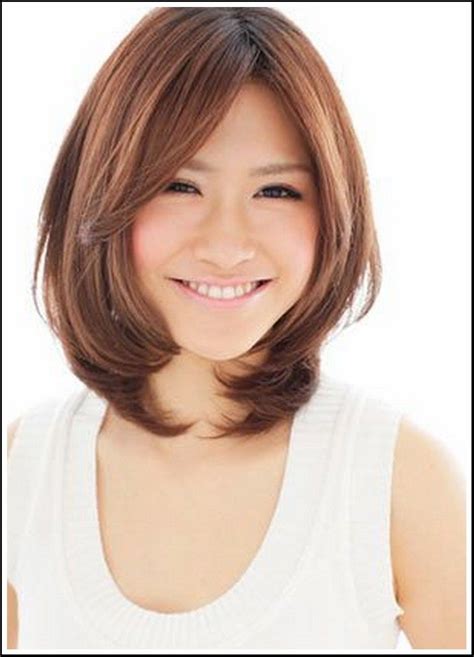 You can even make use of highlights to accentuate your hair furthermore. Pin on http://misszoe.org/