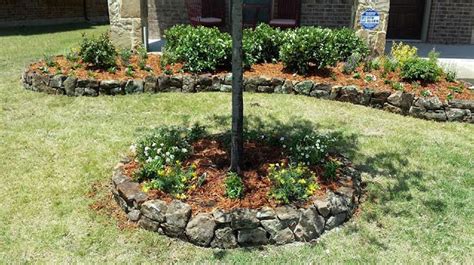 When it comes to materials, you may want to consider stone, wood, metal, brick or plastic edging, or perhaps if on a budget, cheap garden edging ideas that can be installed in an instant such as. 30 Brilliant Garden Edging Ideas You Can Do At Home ...