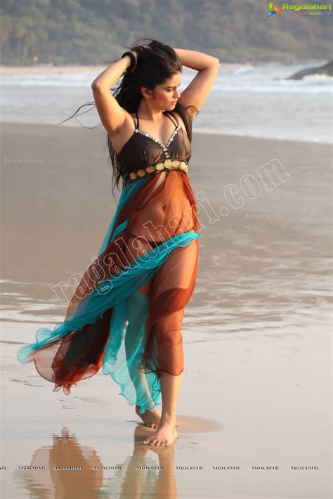 Plumpy Navel Deep Navel And Actress Sexy Images Sheetal Sidge Navel Pics