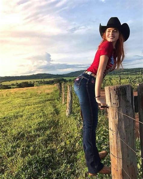 Pin By Mario Cortez On Cowgirls Rodeo Girls Country Girls Outfits Cute Country Girl