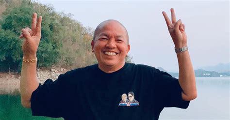 ลูกสาว น้าค่อม ร่ำไห้แถลงอาการตลกดังน่าห่วง หลังเชื้อโควิดลงปอดจนอักเสบรุนแรง มีภาวะไตวายแทรก หมอไม่รับประกัน แต่จะทำเต็มที่ในการให้. ครอบครัว ค่อม ชวนชื่น แถลงนักแสดงตลกชื่อดังติดเชื้อโควิด ...