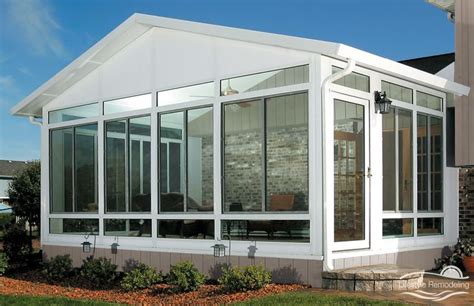Get The Best Sunrooms And Lanai Services From Fabri Tech Screens