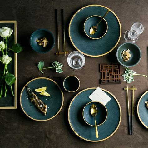 Contemporary Japanese Style Ceramic Dinnerware Gold Inlay Glazed Dish