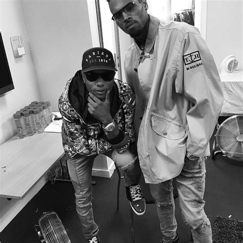 À senhora diretora do público carta de fradique mendes: Vídeo: WIZKID e CHRIS BROWN na turnê "One Hell Of A Nite ...
