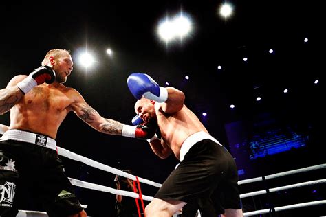 Fight results, scorecards, fan ratings. Finnish Heavyweight Boxer Robert Helenius Proves That He ...