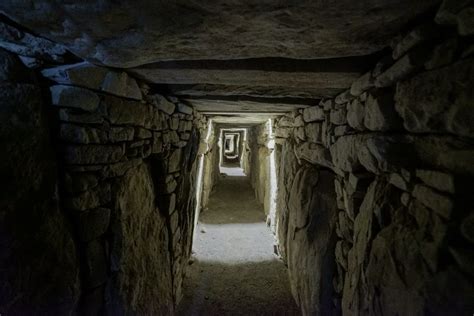 Visiting Newgrange And Knowth Passage Tombs Bru Na Boinne Ireland