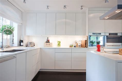 Opción ganadora para una cocina de alicante. 15 Cocinas blancas de estilo minimalista | ArQuitexs