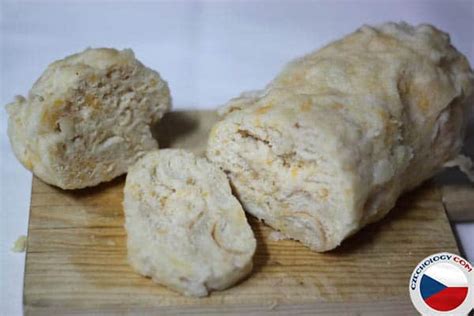 kynutý houskový knedlík bread dumpling