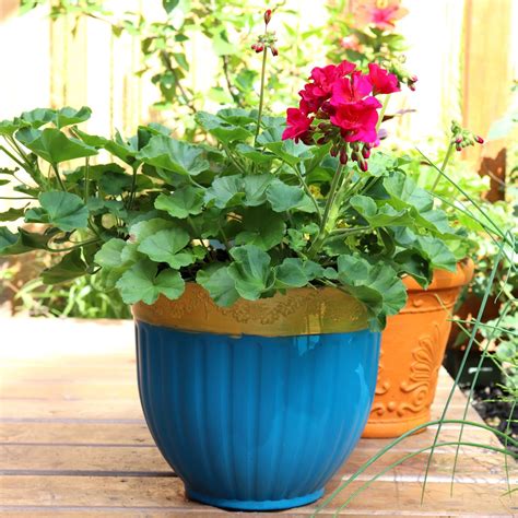 Create With Mom Painting Plant Pots