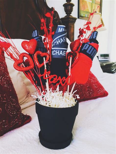 Sometimes gifts for the manly man are best defined as those that allow them some fairway therapy. DIY Man Bouquet! | Valentines day for boyfriend, Man ...