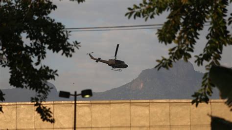 A chacina no rio de janeiro em 2021 foi uma chacina ocorrida no brasil na manhã de 6 de maio de 2021, quando no decurso de uma operação da polícia civil do estado do rio de janeiro, na favela do jacarezinho, foram assassinadas a tiros pelo menos 25 pessoas. PM realiza operações em nove pontos da região ...