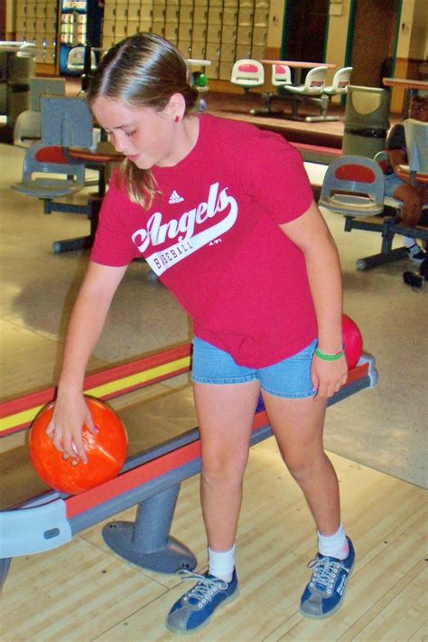 HUNTINGTON BEACH GIRL SCOUT TROOP BOWLING FUN