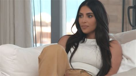 Kuwtk Deleted Scene Kim Kardashian Admits Something Very Embarrassing